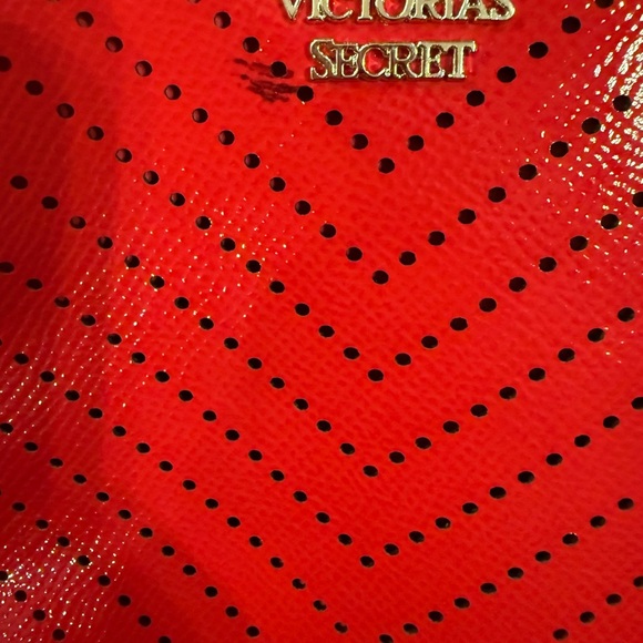 🧡 5 for $25 🧡 VICTORIAS SECRET Red Wristlet Bag - Picture 5 of 5